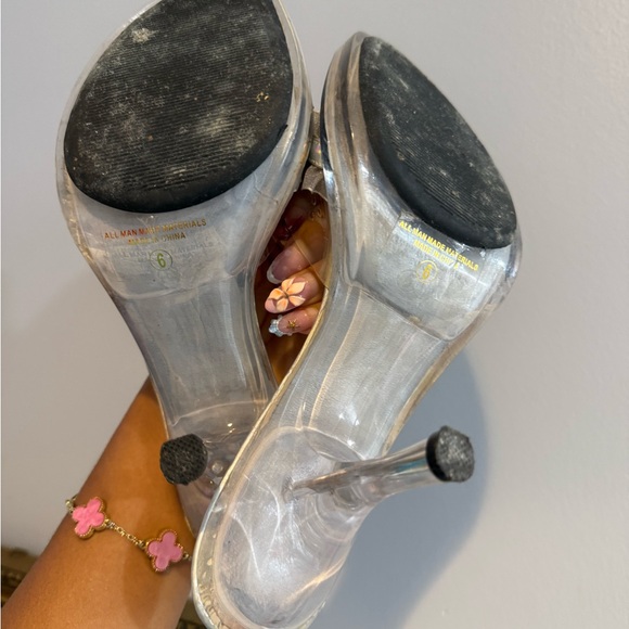 Delicious Iridescent Silver Ruffle Slide Mules - Picture 3 of 5